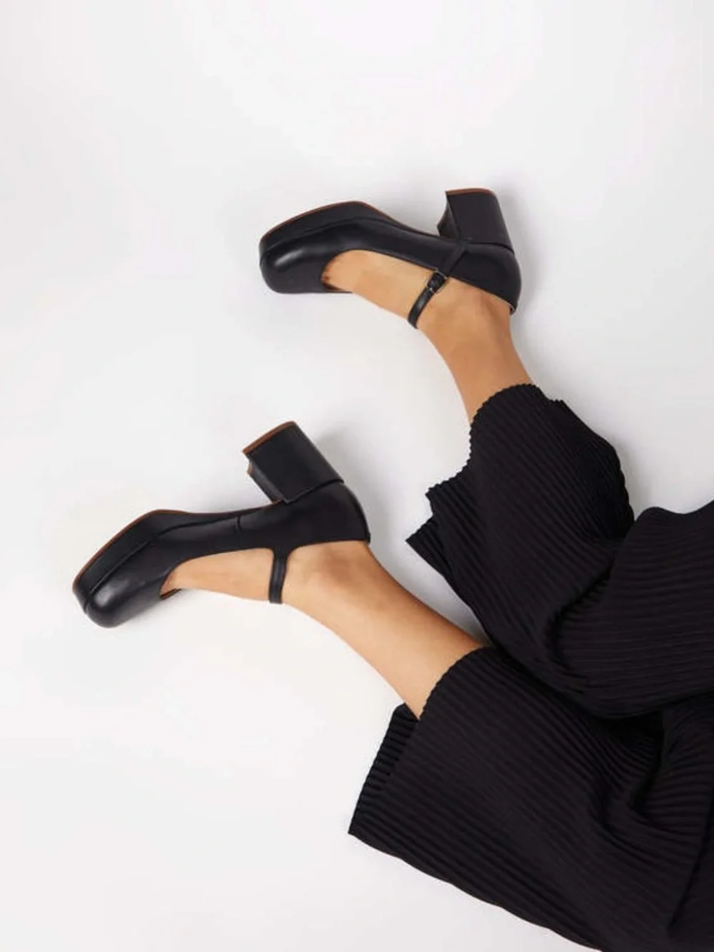 Intentionally Blank Taft Platform Mary Jane in Black
